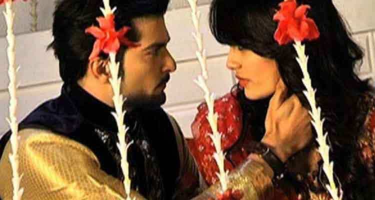 couple in their 30s making love. Sex declines according to age in Indian society.
