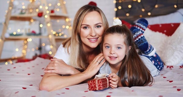 mother-daughter-with-christmas-present