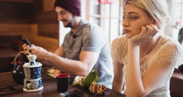 signs of dishonety in a relationship