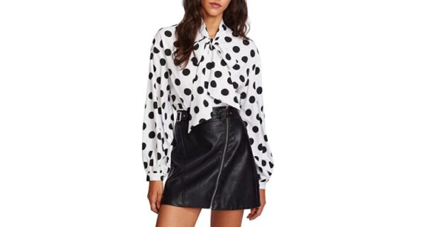 Cute coffee date outfits - Polka dot blouse