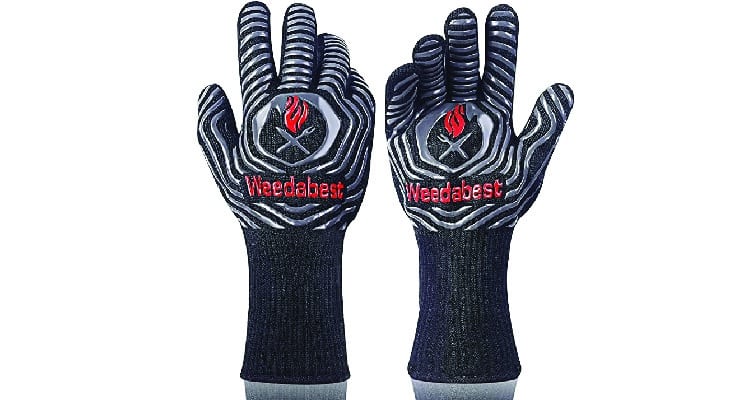 35 Useful Gift Ideas for Camping Lovers and Outdoorsy People - BBQ gloves
