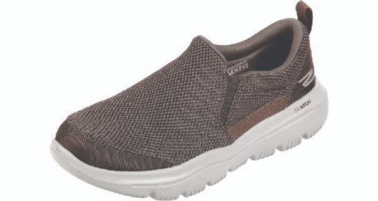 30 Meaningful father of the bride gift ideas - walk shoes