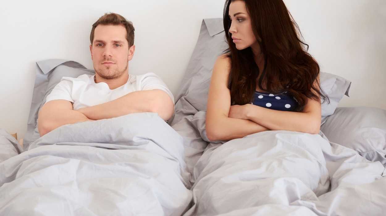 how to tell if someone is pretending to love you