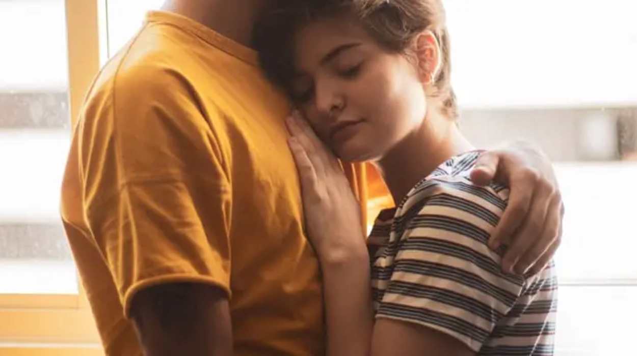 what's the difference between liking someone and loving someone