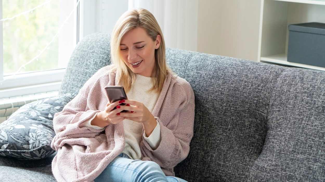 what is a good way to start a text conversation